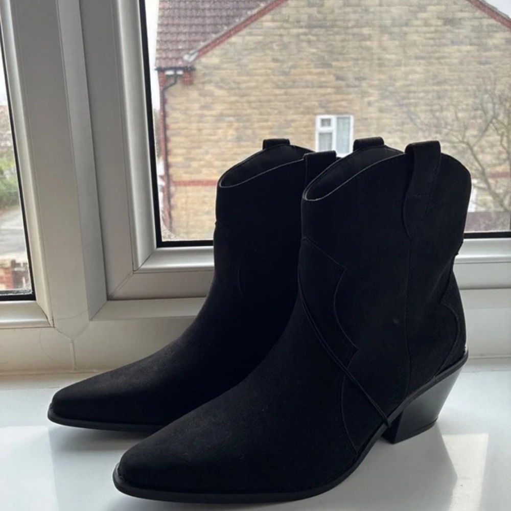 New Look Black Suede Western Ankle Boots with Pointed Toe